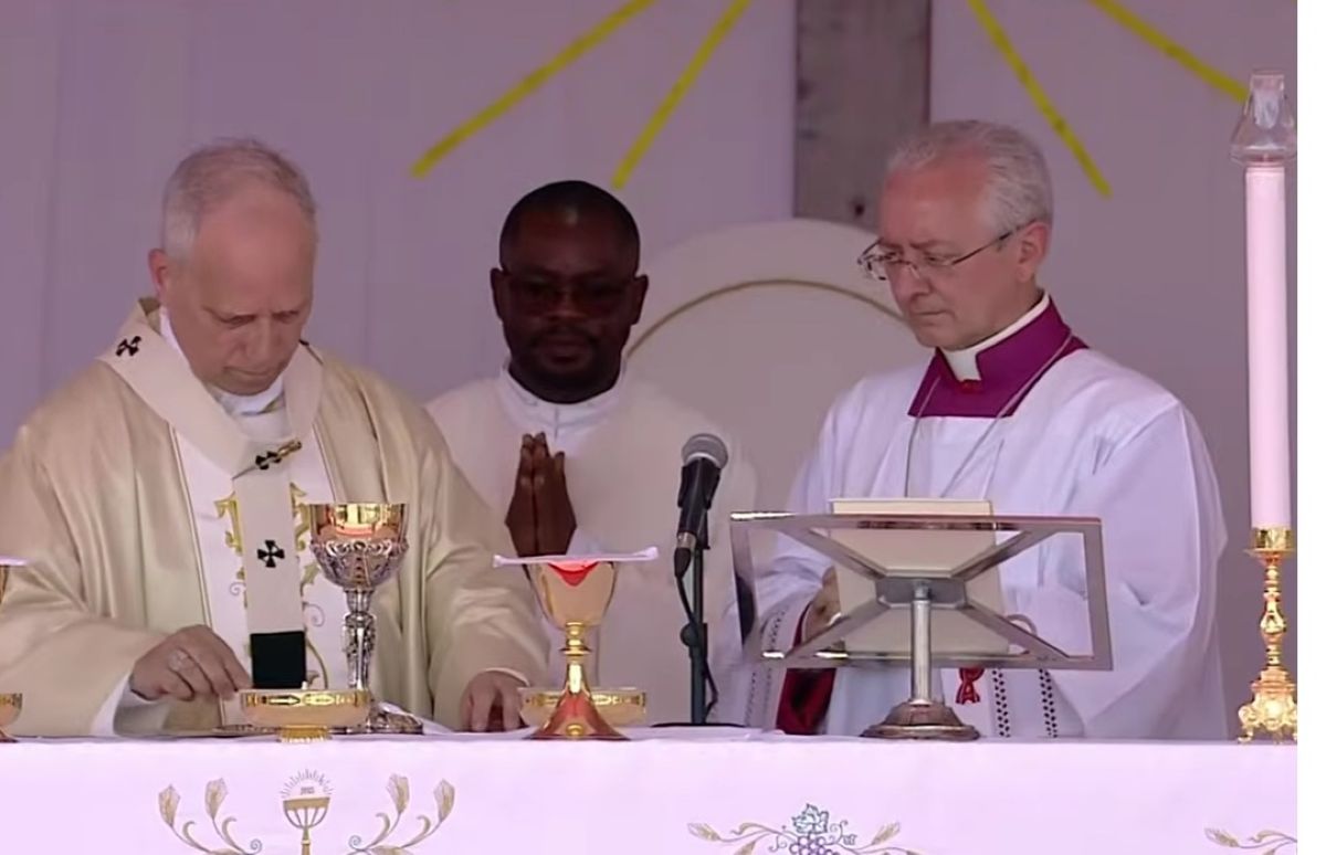 Lleó XIV durant la celebració de la Santa Missa a Saurimo, Angola I Vatican Media