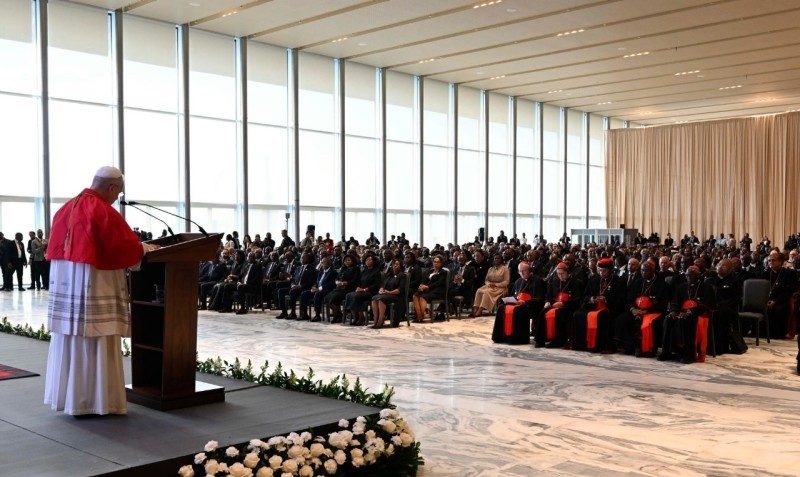 Lleó XIV a Angola.