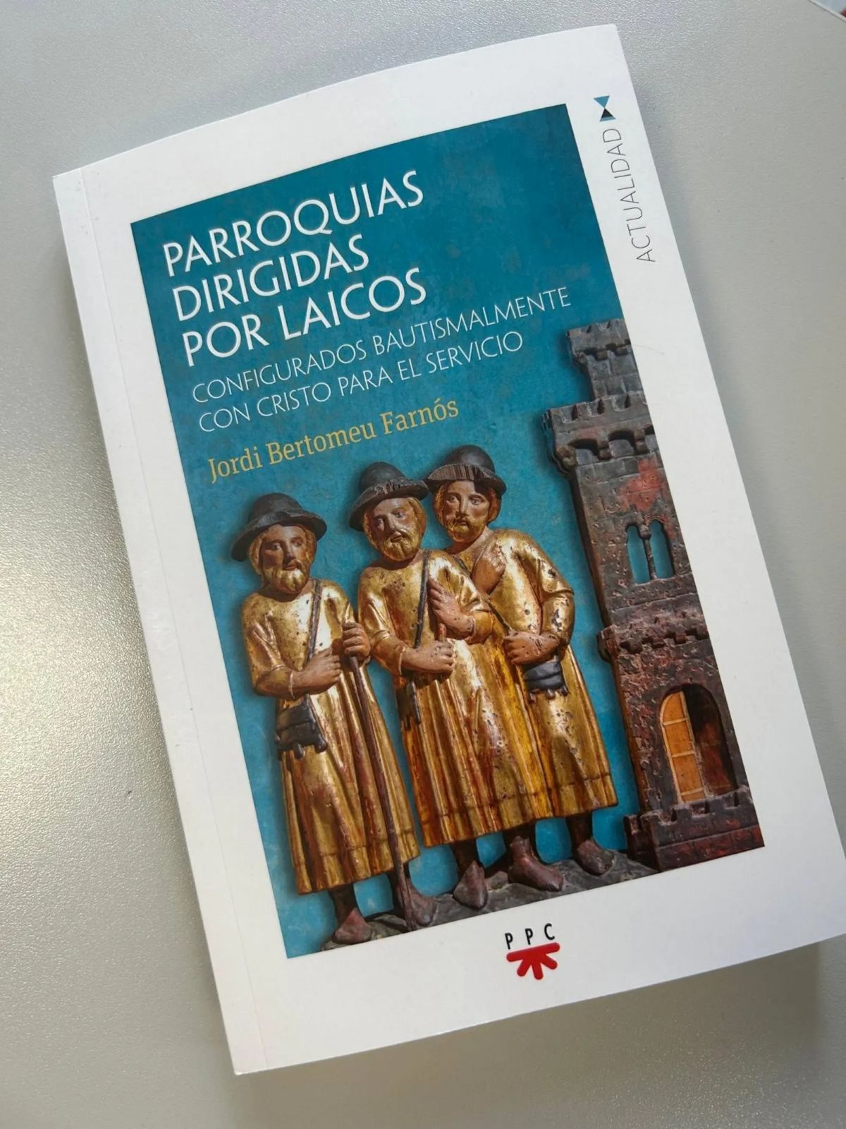 Portada llibre "Parroquias dirigidas por laicos", darrer llibre de Jordi Bertomeu I PPC editorial