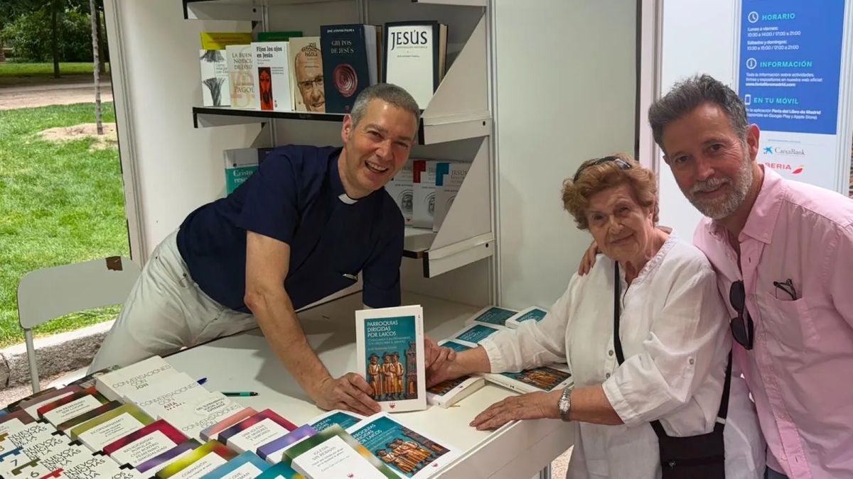 Signatura llibre, Jordi Bertomeu a la fira del llibre de Madrid I Religión Digital