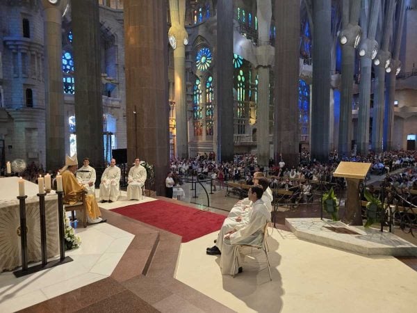 El cardenal Omella ordena set nous preveres a la Sagrada Família de Barcelona I Arquebisbat de Barcelona