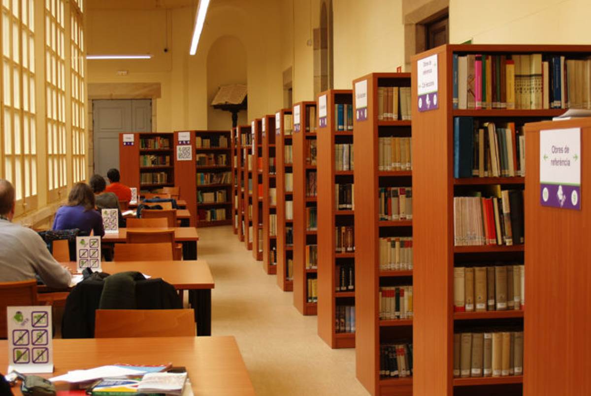 Interior de la Biblioteca Episcopal de Barcelona I @BPEB