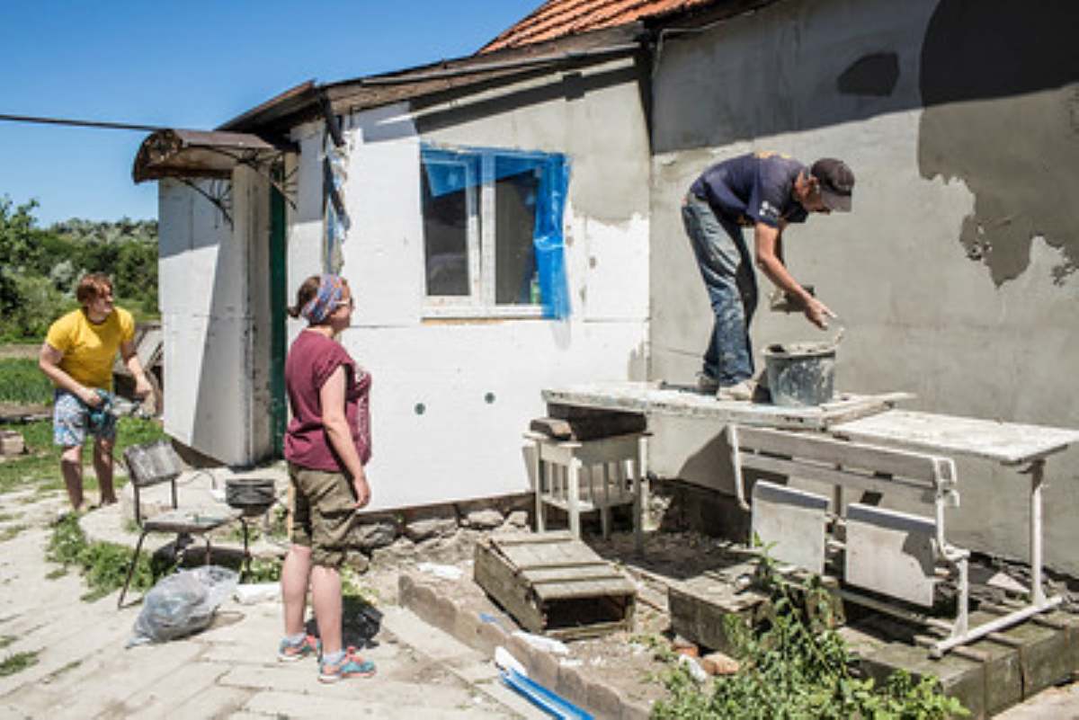 Voluntaris USAID, reconstrucció de cases a Ucrània I Flickr, @USAID