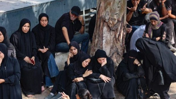 Dones a les a fores de l'Hospital Al-Shifa I @Vatican News