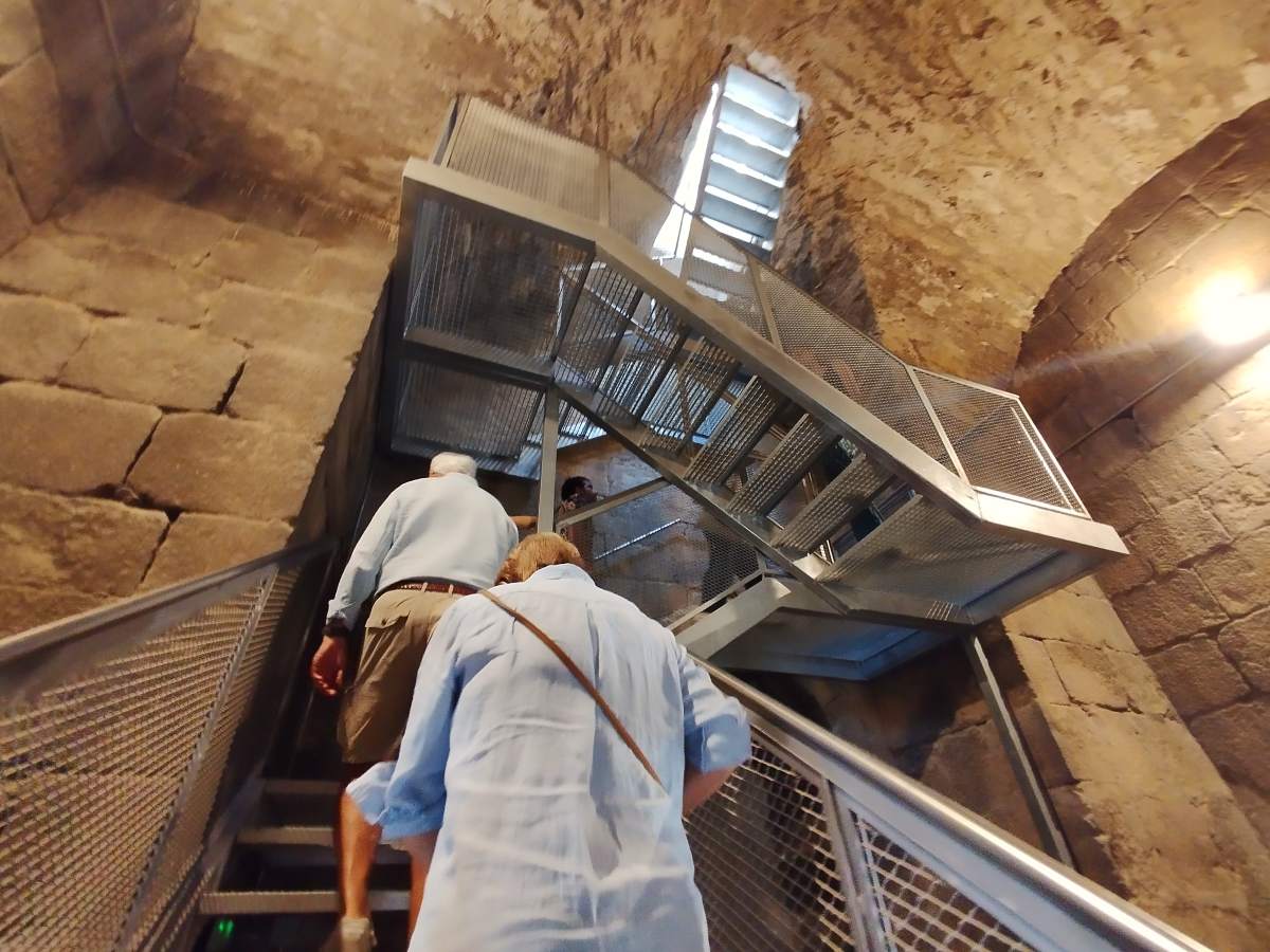 185 esgraons pels racons amagats de la Catedral de Santa Maria de la Seu d'Urgell, una visita amb molta història.