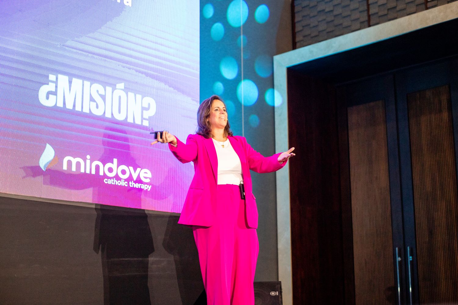 Dra. Mercedes Vallenilla durante la presentación de Mindove en Merida (Crédito_ Mindove)