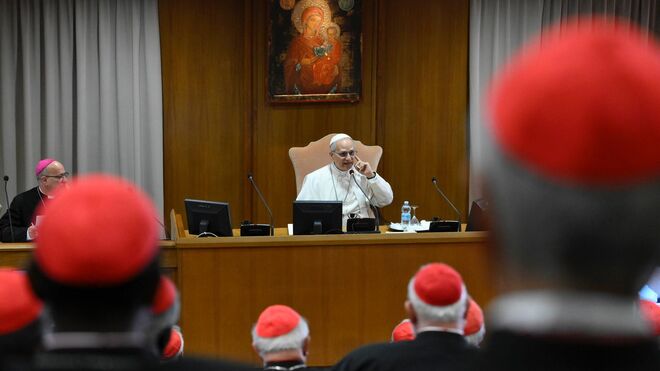 Leon-XIV-encuentro-Colegio-cardenalicio_2778032184_17722525_660x371