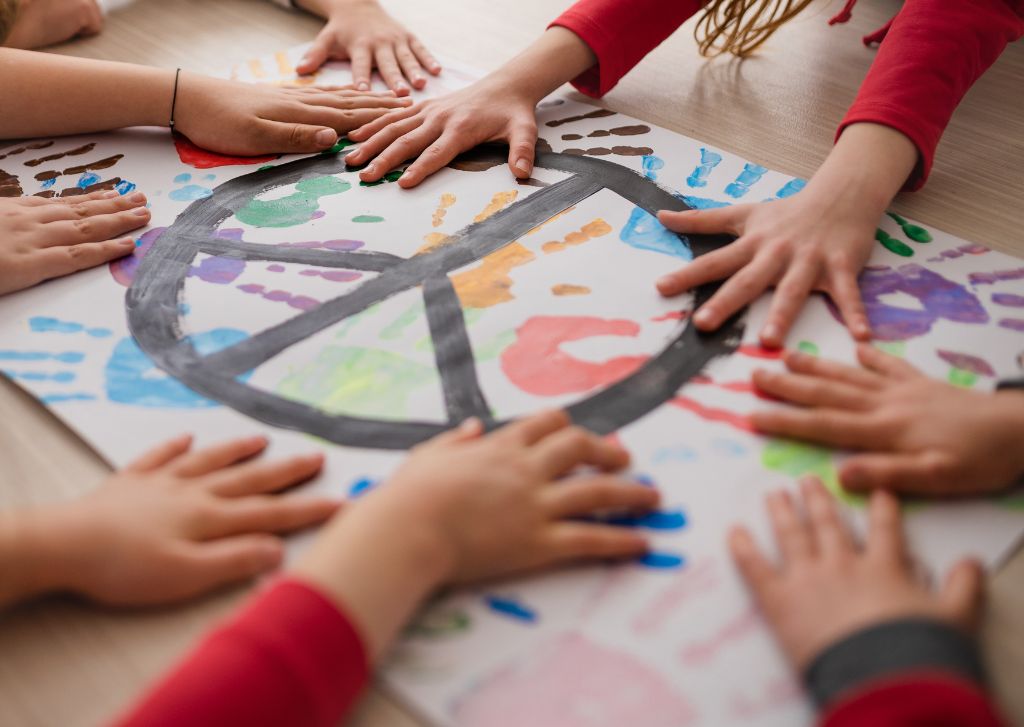 Pintar la pau. | Pixabay