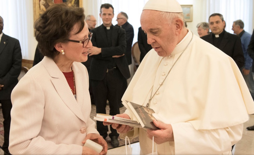Nuria-Calduch-con-el-Papa-Francisco