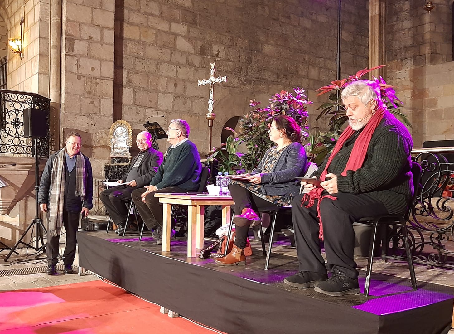 “El món va 200 anys per davant de l’Església i les parelles homosexuals ja no necessiten la nostra benedicció”