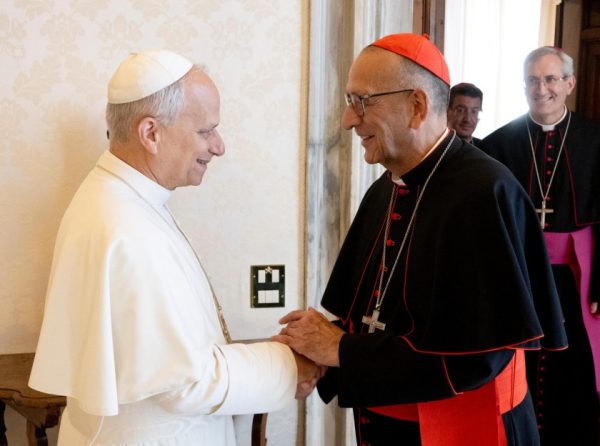 Lleó XIV i el cardenal Omella.