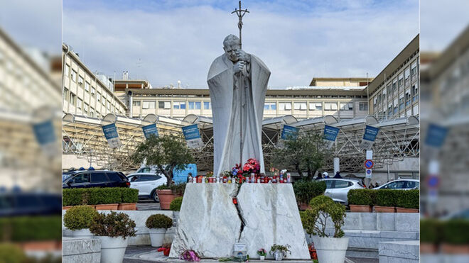 altar-flores-mensajes-Francisco-Gemelli_2754334575_17574243_660x371
