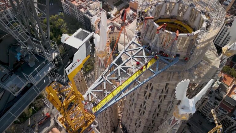 cenital-detall-grua-060624-768x432