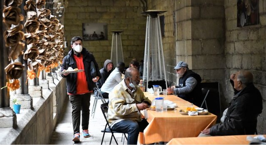 fraternidad-Hospital-Campana-Santa-Anna_2336476330_15530200_667x375